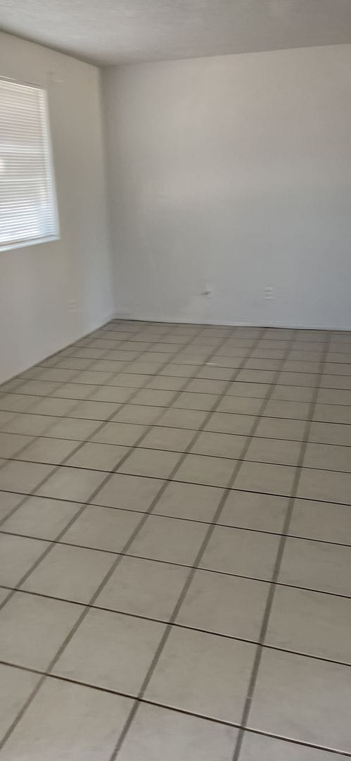 Building Photo - Move in Ready