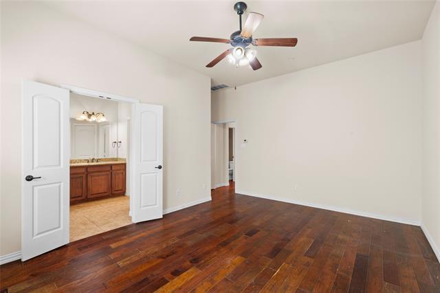 Building Photo - 6465 Naples Dr