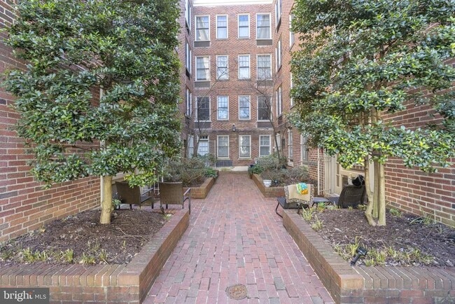Building Photo - 2410 20th St NW