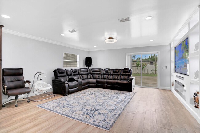 Building Photo - 1167 Lake Blanche Dr