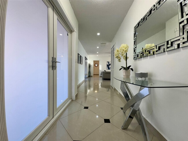 Building Photo - 481 W Tropical Way