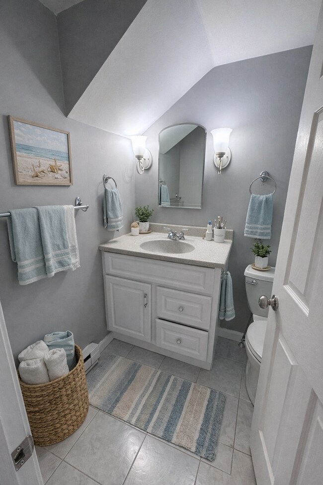 Building Photo - 103 W 2nd St