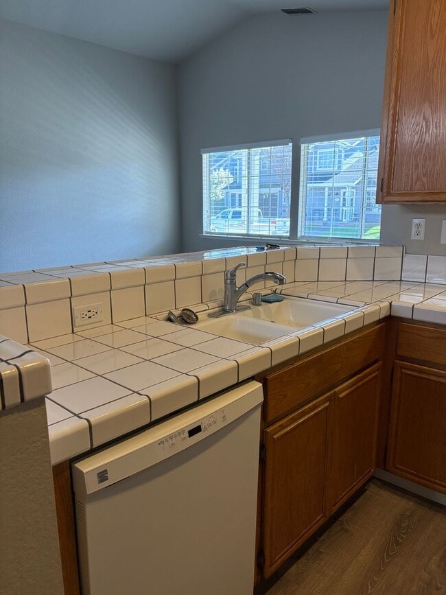 Building Photo - 1801 Foxboro St