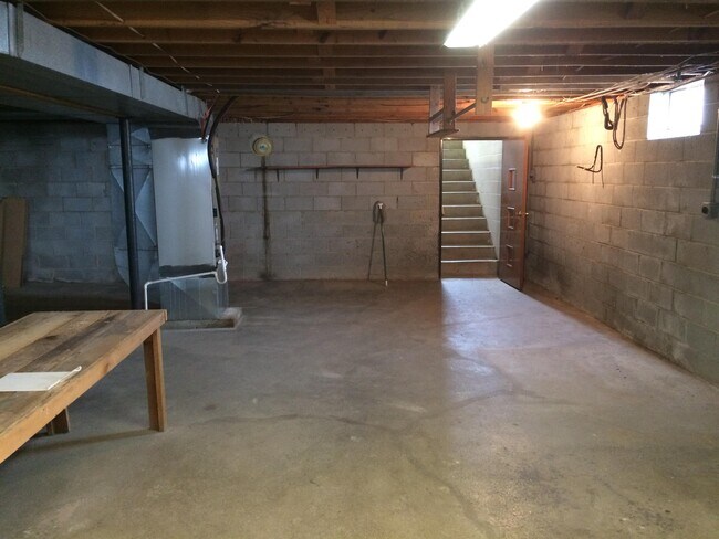 Building Photo - 945 Brookstown Rd