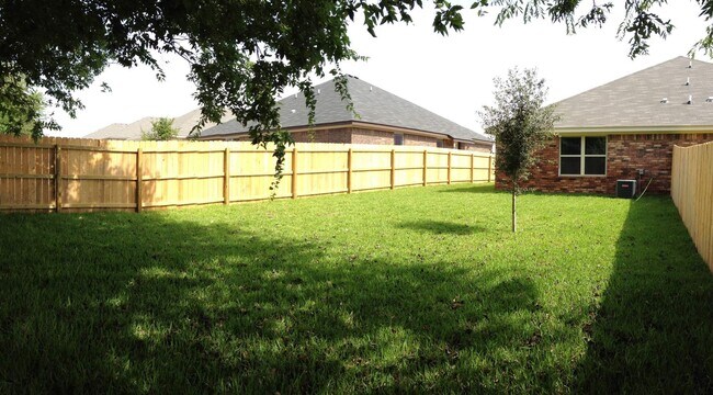 Building Photo - 617 Paseo del Plata Dr