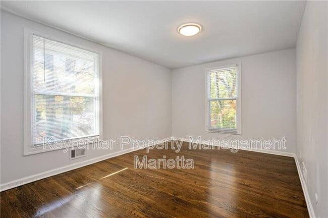 Building Photo - 1056 Azalea Cir NE