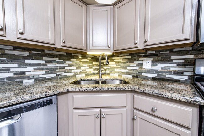 Building Photo - 3804 N Harlem Ave