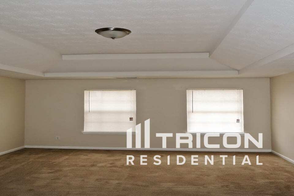 Building Photo - 4004 Castle Way Dr