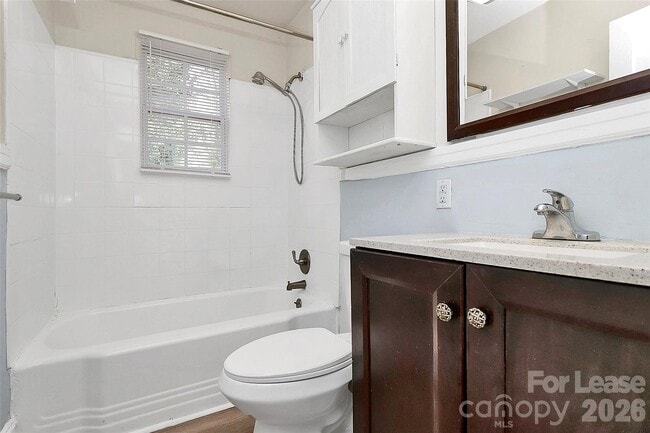 Building Photo - 1105 Brookhurst Dr