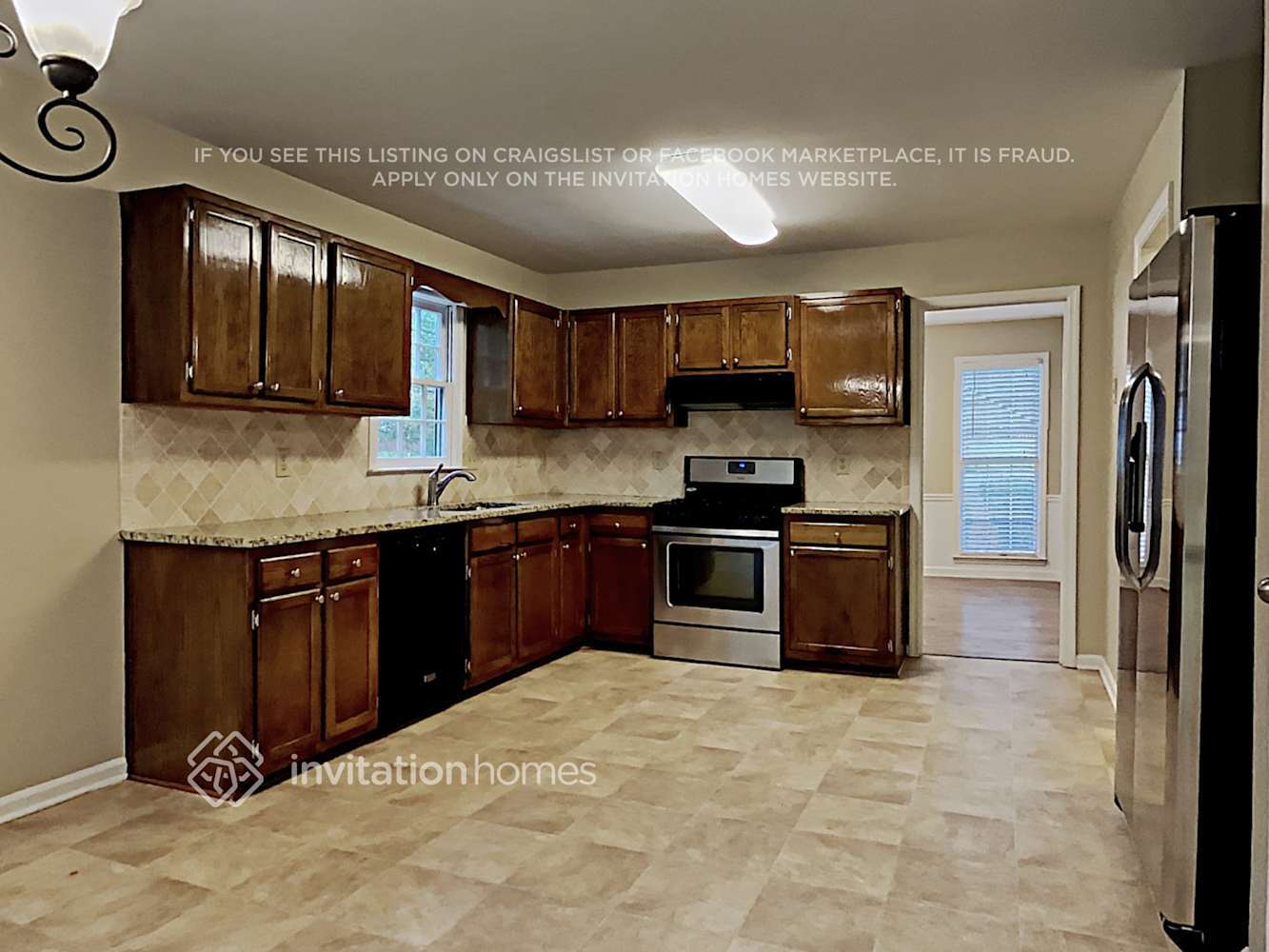Building Photo - 611 Willow Ridge Dr NE