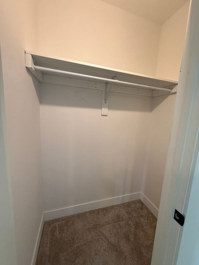 Building Photo - Beautifully Updated 3 Bed/2 Bath Home - Lodgepole Drive