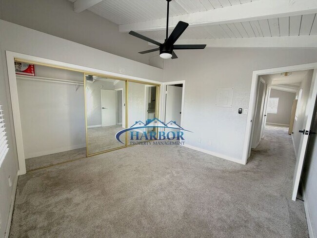 Building Photo - 1054 W 23rd St