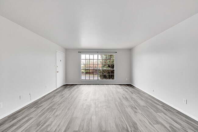 Building Photo - 2902 Airport Rd