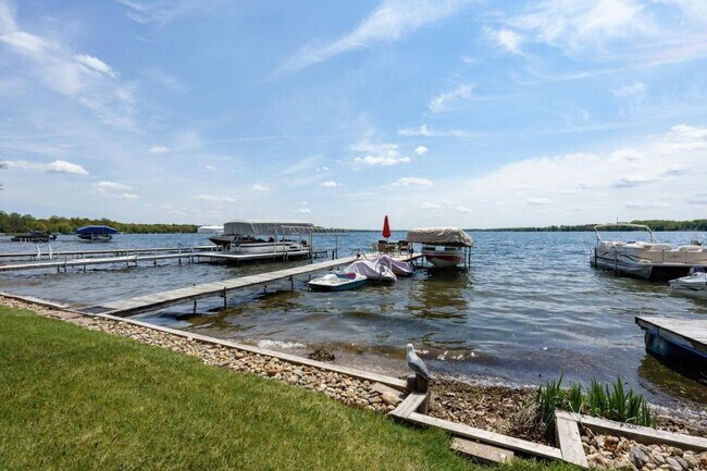 Building Photo - 3 bedroom in Hickory Corners MI 49060