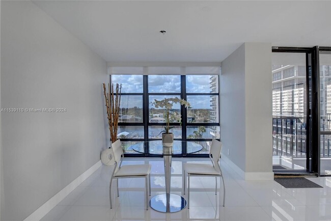 Building Photo - 2049 S Ocean Dr