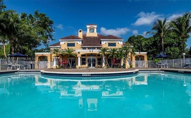 Building Photo - 2321 NW 33rd St