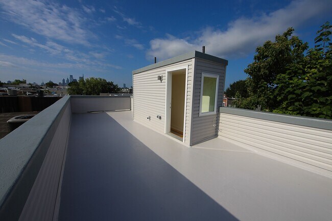 Building Photo - 1725 Arlington St