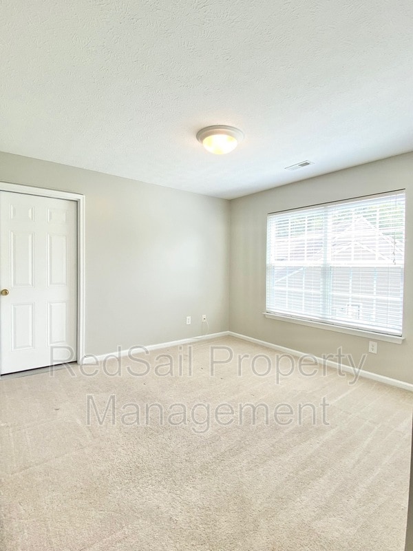 Building Photo - 110 Mulberry Ct