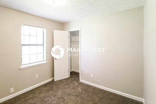 Building Photo - 3 Bedroom Pet-Friendly Home in Jonesboro, GA with Main Street Renewal