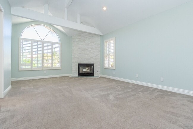 Building Photo - Modern Coastal 3 Bed/3 Bath Townhome w/ Rooftop Deck w/ Bay & Ocean Views in North Pacific Beach!