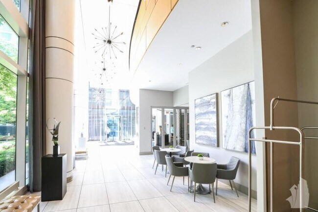 Building Photo - 1 bedroom in Chicago IL 60611