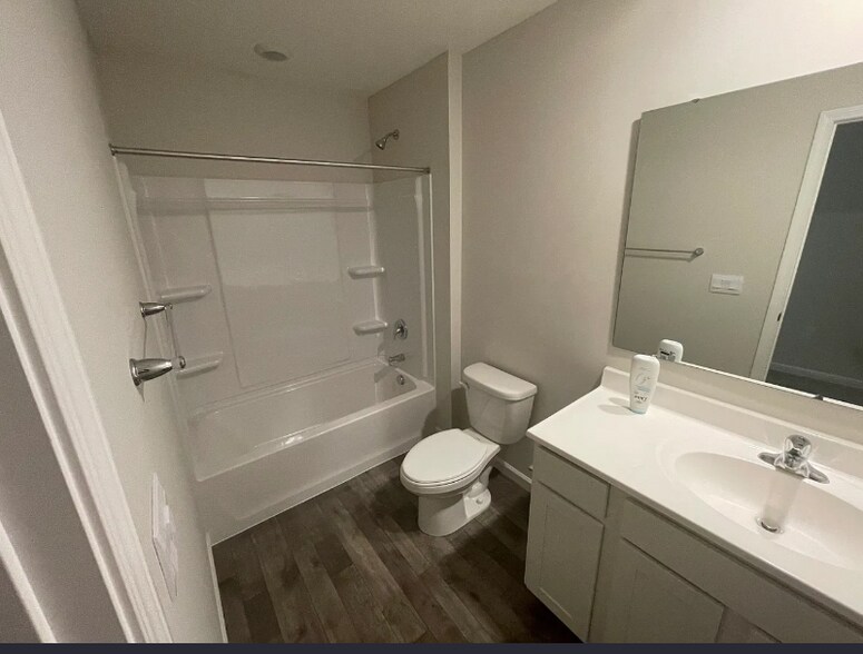 Building Photo - 905 Brubaker Dr