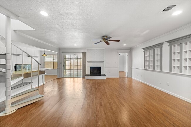 Building Photo - 6327 Lynkat Ln