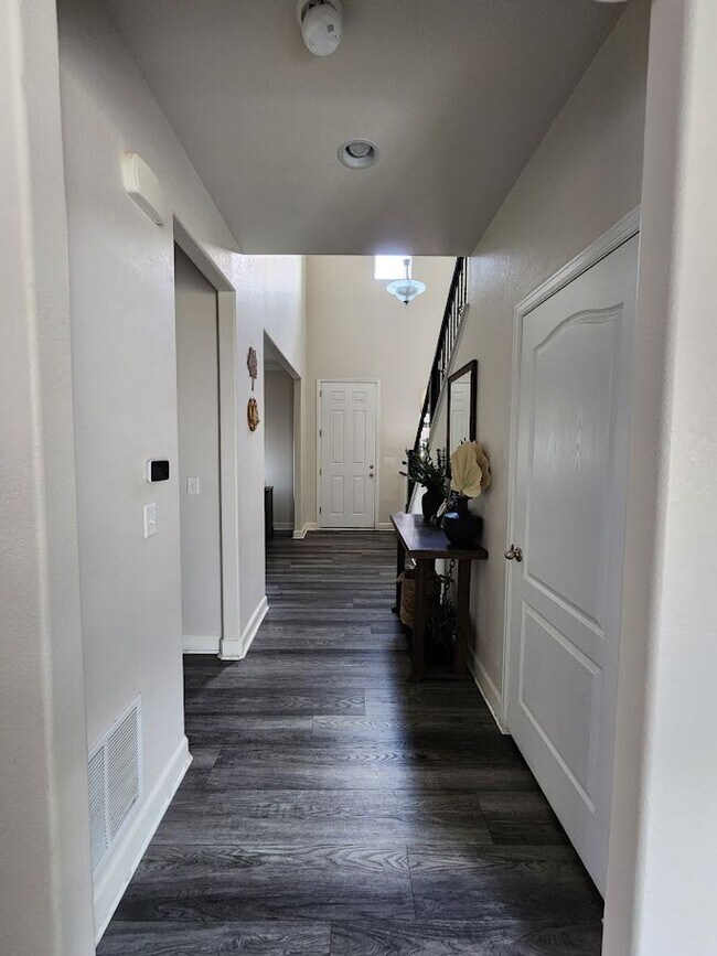 Building Photo - Long Realty & Property Management - 5 bedroom Stunning Home with Full Finished Basement