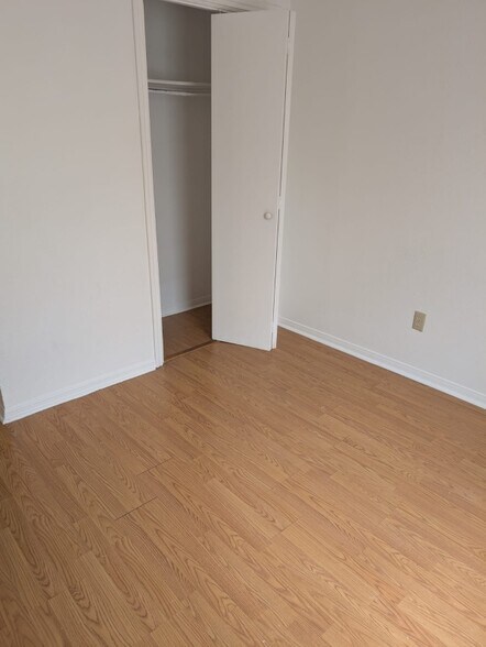 Building Photo - 1805 Cedarhill Dr