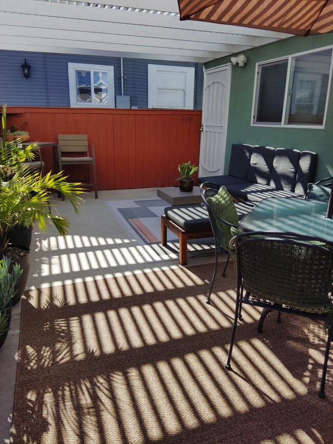 Private enclosed patio - 3138 Collier Ave