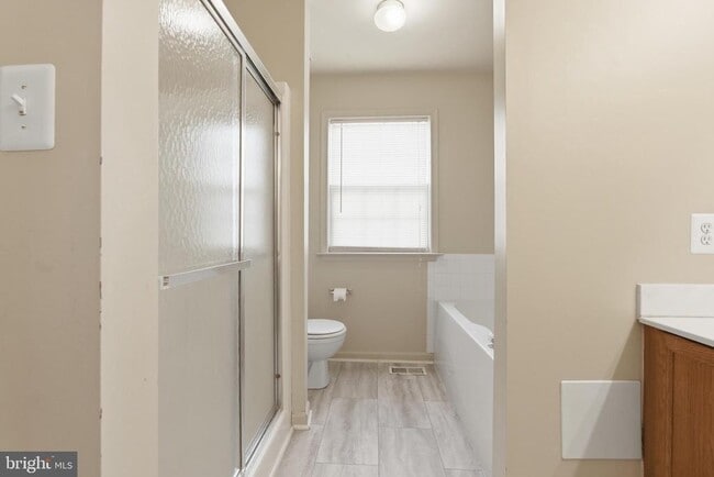 Building Photo - 2109 Bristol Dr