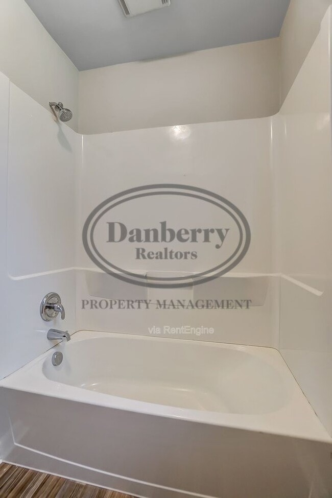 Building Photo - 1115 Secor Rd