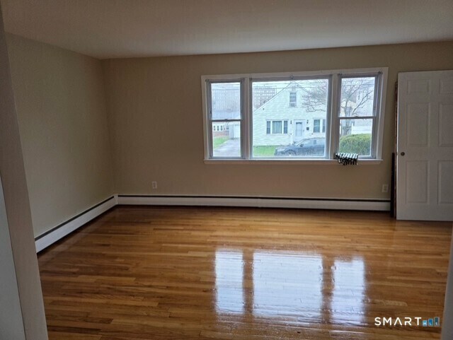 Building Photo - 156 Garden Dr