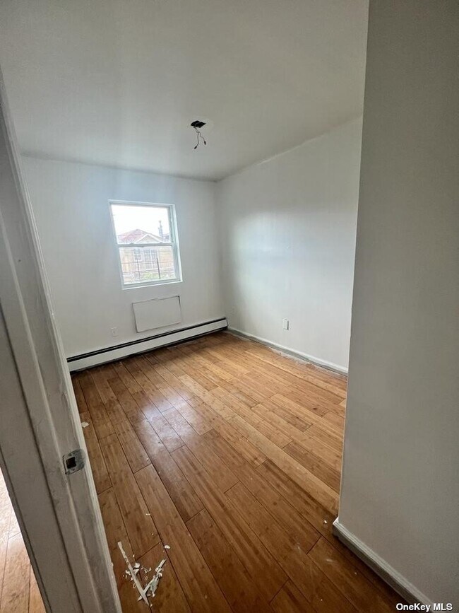 Building Photo - 13-62-62 Pinson St