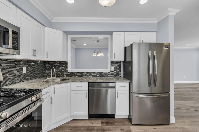 Building Photo - 401 Hampton Ct