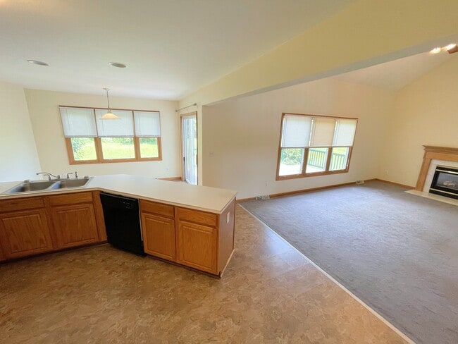 Building Photo - 220 Concord Hill Dr