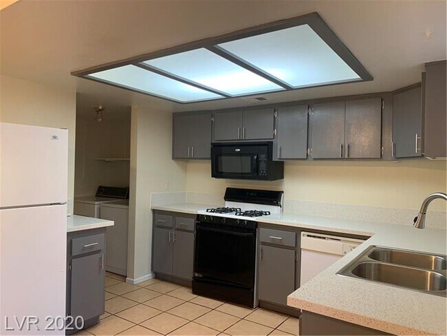 Building Photo - 5266 Lisagayle Ct