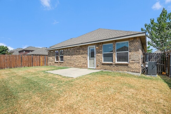 Building Photo - 2308 Horseback Tr