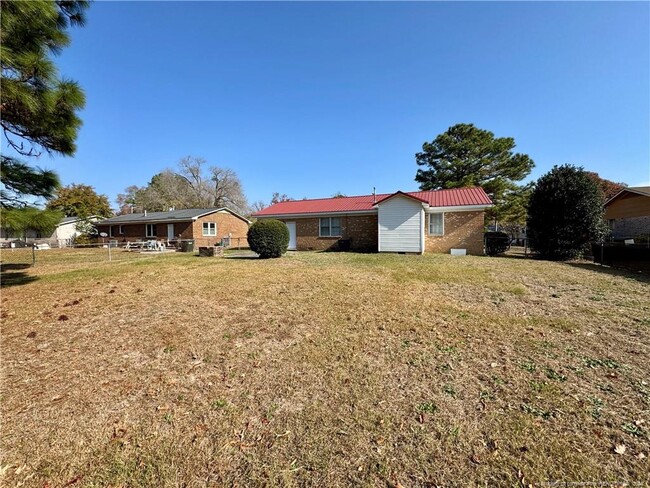 Building Photo - 1222 Kienast Dr