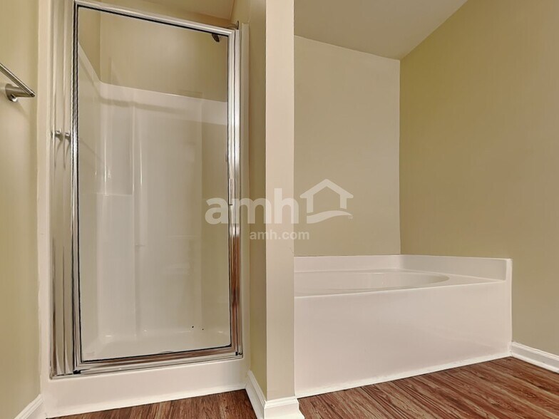 Building Photo - 3961 Tyler Bluff Ln