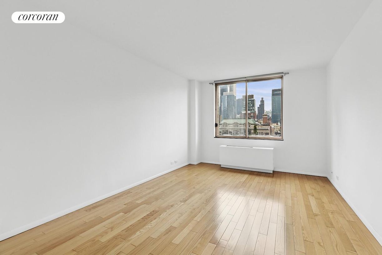 Building Photo - 350 W 50th St