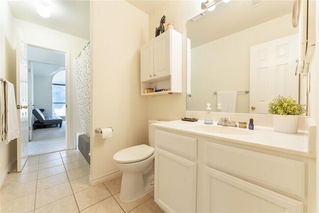 Building Photo - 11120 Savin Hill Ln