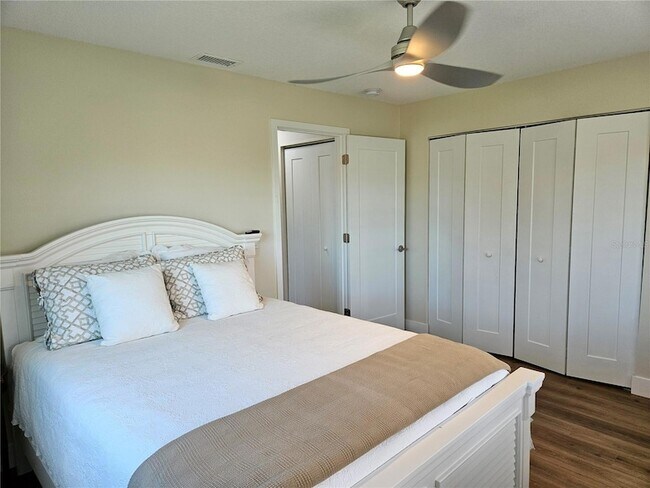 Building Photo - 917 S Gondola Dr