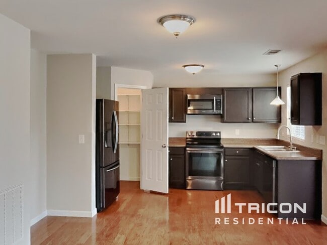 Building Photo - 108 Alred Cir