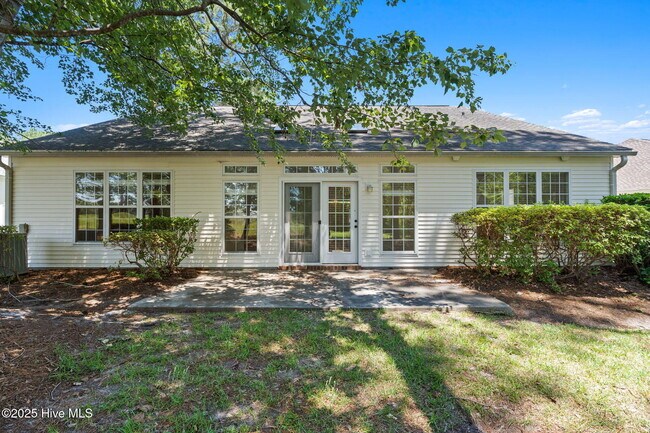 Building Photo - 943 Sandpiper Bay Dr SW