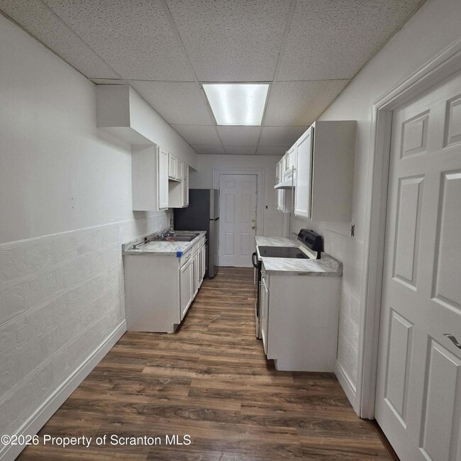 Building Photo - 1606 Dickson Ave