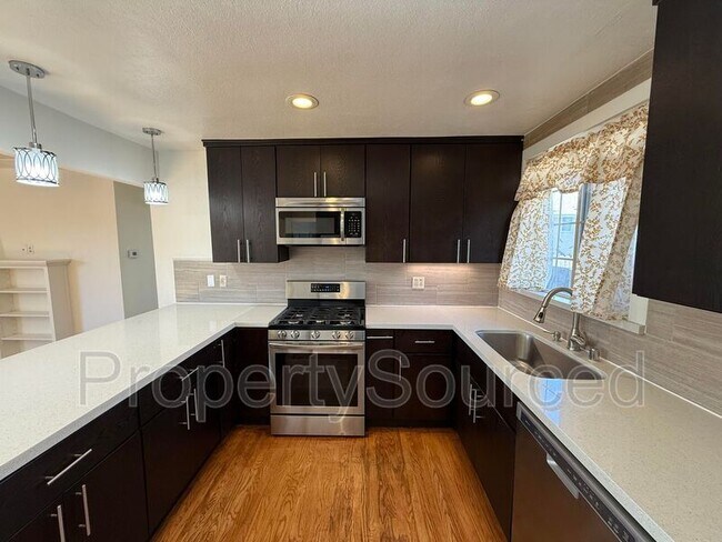 Building Photo - 221 N Lincoln Ave