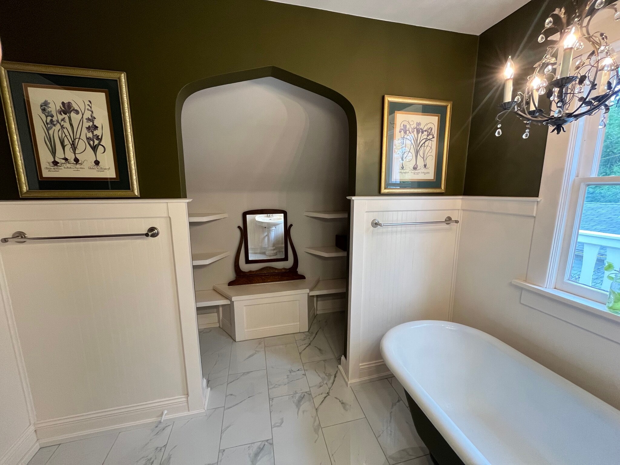 Upstairs Bathroom - 1054 Desoto St