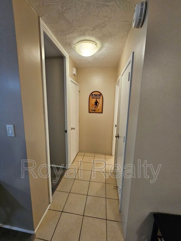 Building Photo - 430 Kaiolu St