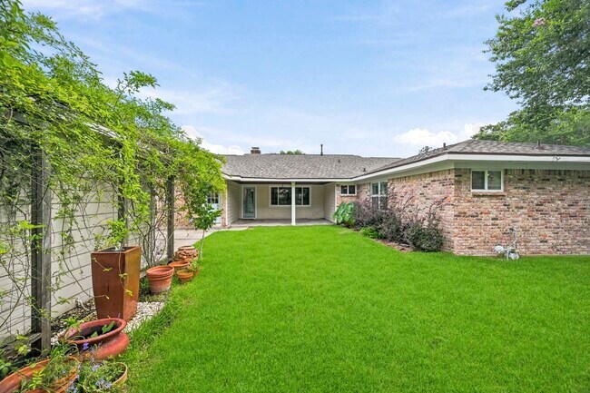 Building Photo - 6131 Yarwell Dr
